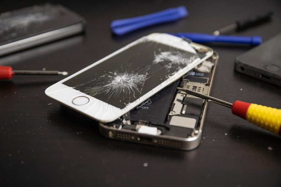 iPhone Screen Repair in Canberra